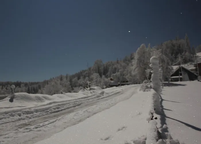 Bed & Breakfast Cudne Manowce 3*