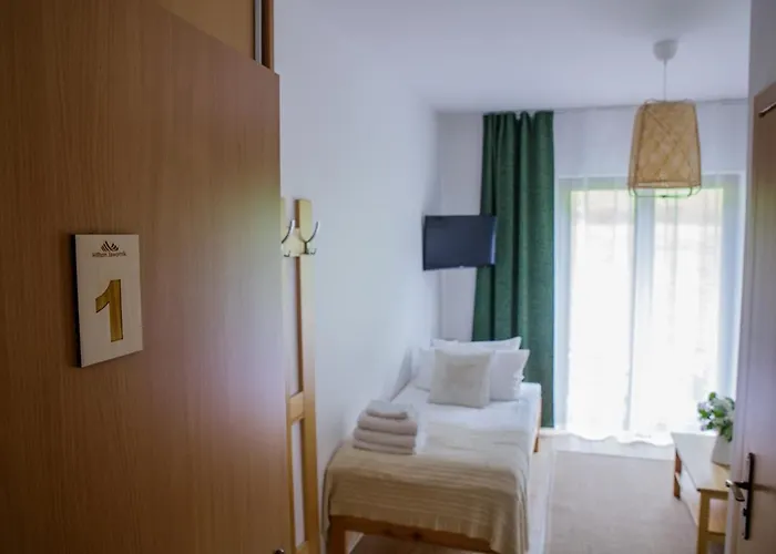 Bed & Breakfast Cudne Manowce 3*