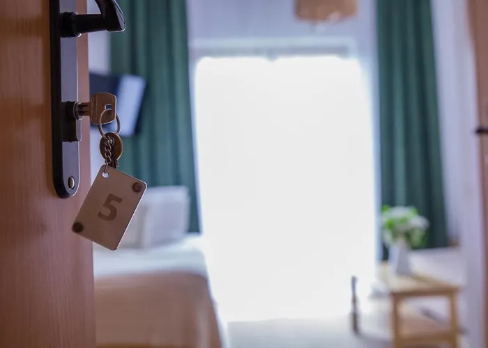 Bed & Breakfast Cudne Manowce 3*